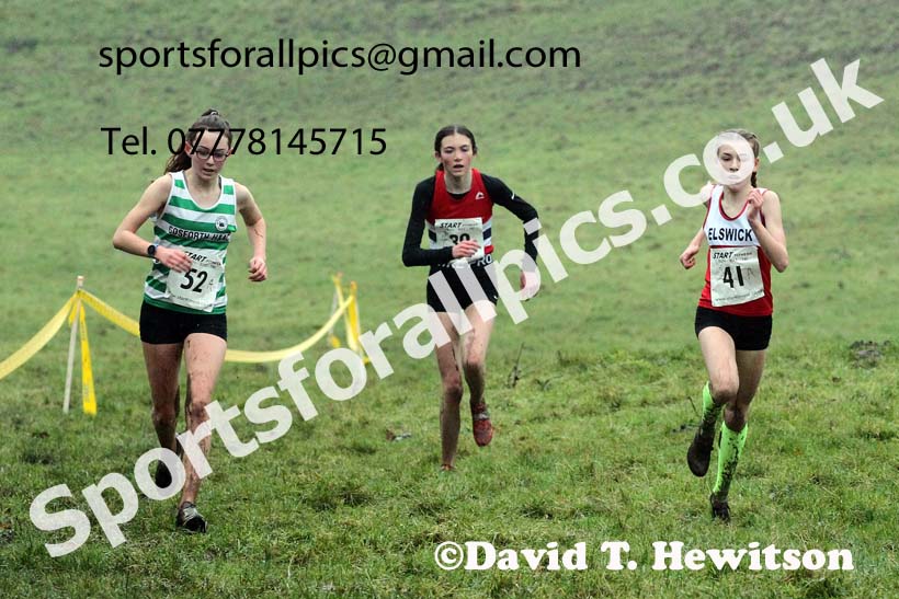 Girls under-15s, NECAA Junior Cross Country Relays, Thornley Farm, Peterlee, Saturday, December 12th. Photo: David T. Hewitson/Sports for All Pics